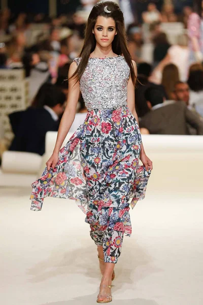 Look 64
